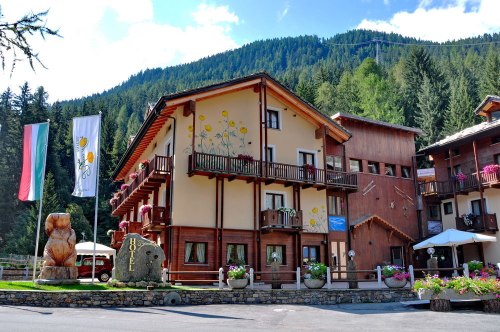 Hotel Boton D'Or & Wellness A La Thuile Exterior photo
